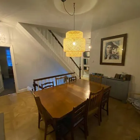 Vere House, 2, Spacious & Great Location Scarborough