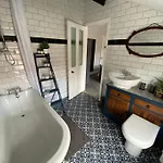 Lejlighed Vere House, 2, Spacious & Great Location *