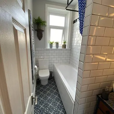 Vere House, 2, Spacious & Great Location Scarborough