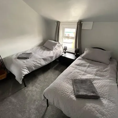 Vere House, 2, Spacious & Great Location