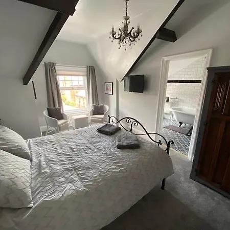 Vere House, 2, Spacious & Great Location Scarborough