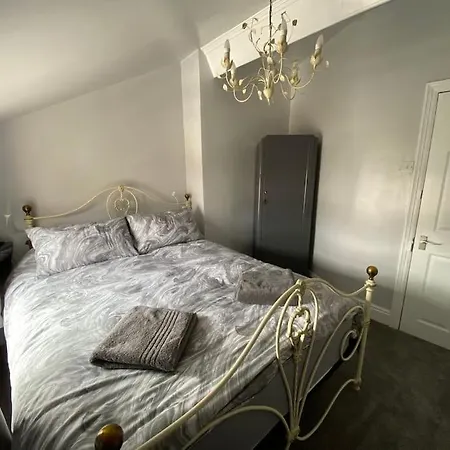 Vere House, 2, Spacious&great Location