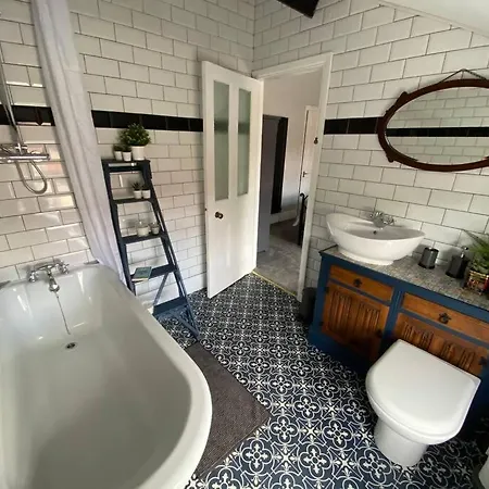 شقة Vere House, 2, Spacious & Great Location *