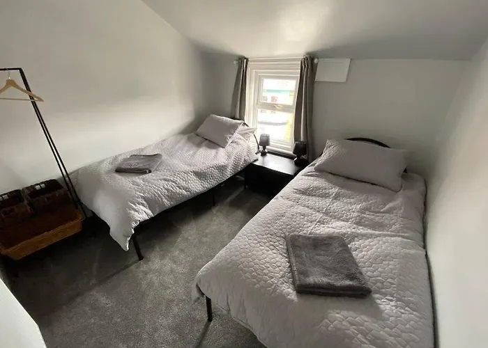 Vere House, 2, Spacious & Great Location