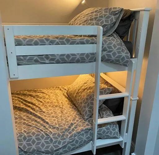 Vere House, 2, Spacious & Great Location Scarborough