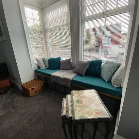 Vere House, 2, Spacious & Great Location Scarborough
