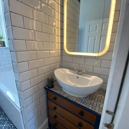 Vere House, 2, Spacious & Great Location Scarborough